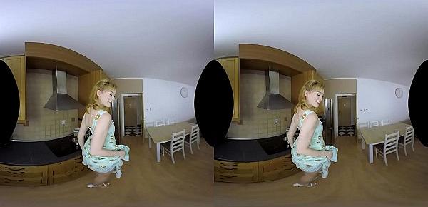  Anny Aurora is a vintage housewife in VR